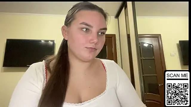 Snapshot of Dreamyblushfairy chatting on 11.17.25 Dreamyblushfairy online show from 11.17.25