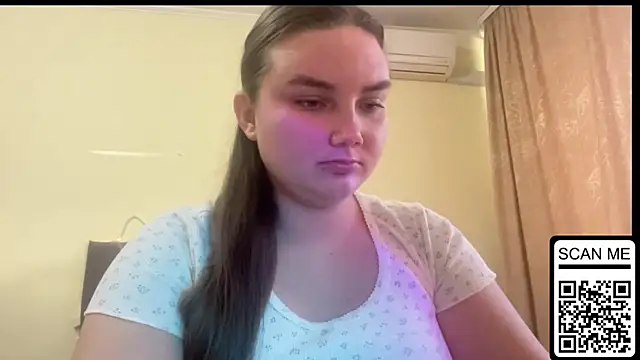 Snapshot of Dreamyblushfairy chatting on 11.19.25 Dreamyblushfairy online show from 11.19.25