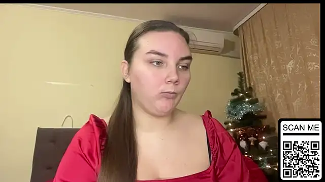 Snapshot of Dreamyblushfairy chatting on 12.15.25 Dreamyblushfairy online show from 12.15.25