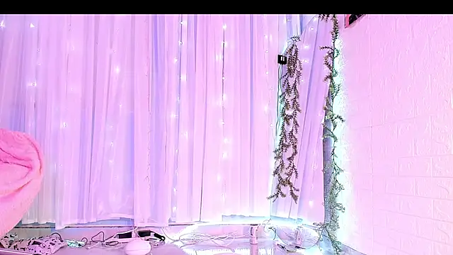 Snapshot of NattSumi chatting on 01.05.25 NattSumi online show from 01.05.25