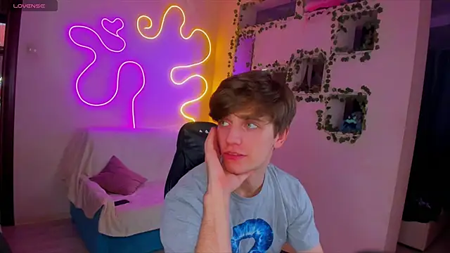 RobertAndLinela online show from 12.29.24