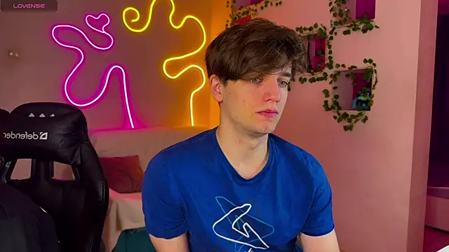 RobertAndLinela online show from 02.23.25