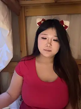 Snapshot of Happyou2 chatting on 01.29.25 Happyou2 online show from 01.29.25