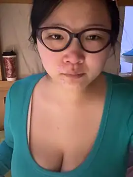 Snapshot of Happyou2 chatting on 02.09.25 Happyou2 online show from 02.09.25