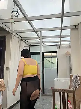 Snapshot of Happyou2 chatting on 02.12.25 Happyou2 online show from 02.12.25