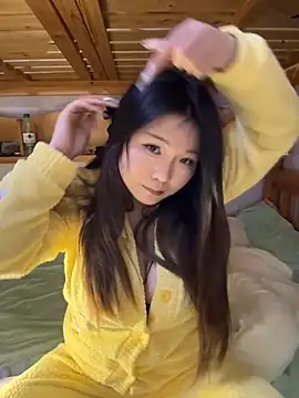 Snapshot of Happyou2 chatting on 02.16.25 Happyou2 online show from 02.16.25