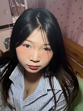 Snapshot of Happyou2 chatting on 02.20.25 Happyou2 online show from 02.20.25