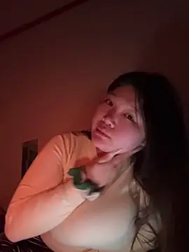 Snapshot of Happyou2 chatting on 03.09.25 Happyou2 online show from 03.09.25