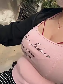 Snapshot of Happyou2 chatting on 03.12.25 Happyou2 online show from 03.12.25