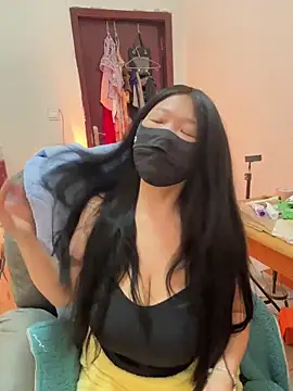 Snapshot of Happyou2 chatting on 12.16.25 Happyou2 online show from 12.16.25