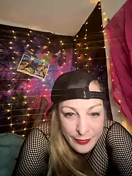 kayNkris online show from 10.14.25