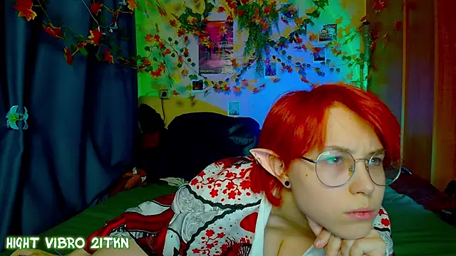 Snapshot of TrickyKitsune chatting on 10.27.25 TrickyKitsune online show from 10.27.25