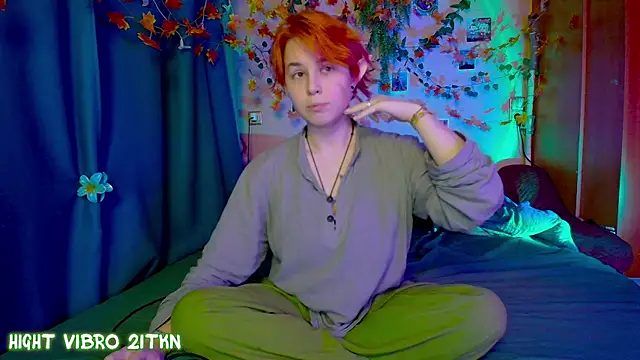 Snapshot of TrickyKitsune chatting on 11.27.25 TrickyKitsune online show from 11.27.25