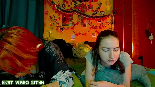 Snapshot of TrickyKitsune chatting on 11.30.25 TrickyKitsune online show from 11.30.25