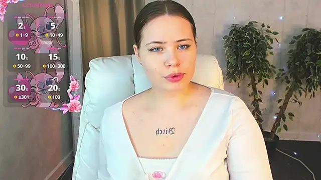 Snapshot of EricaElliott chatting on 10.06.25 EricaElliott online show from 10.06.25