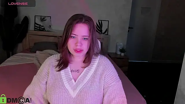 Snapshot of EricaElliott chatting on 10.25.25 EricaElliott online show from 10.25.25