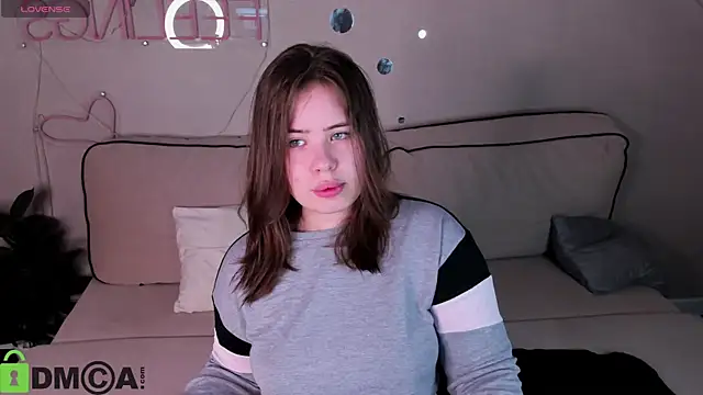 Snapshot of EricaElliott chatting on 12.15.25 EricaElliott online show from 12.15.25