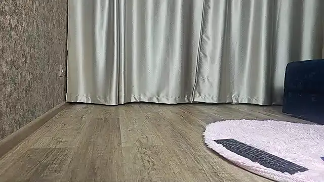 Jennifer Braun online show from 12.18.25