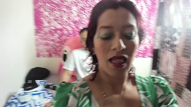 Laura hellss online show from 10.21.25