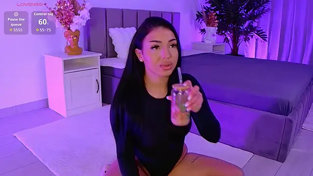 Snapshot of evanew_ chatting on 02.11.26 evanew online show from 02.11.26