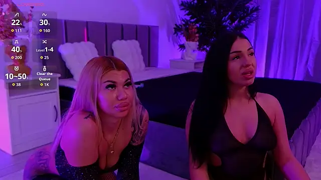 Snapshot of evanew_ chatting on 02.26.26 evanew online show from 02.26.26