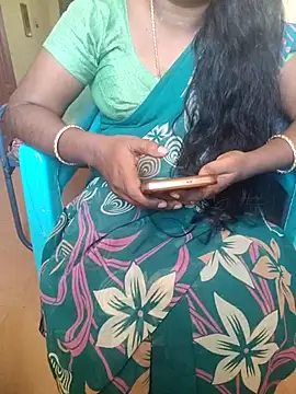 Snapshot of Tamil_roja69 chatting on 02.14.25 Tamil roja69 online show from 02.14.25
