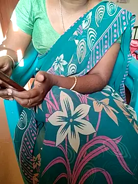 Snapshot of Tamil_roja69 chatting on 02.14.25 Tamil roja69 online show from 02.14.25