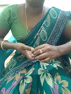 Snapshot of Tamil_roja69 chatting on 02.14.25 Tamil roja69 online show from 02.14.25