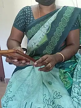 Snapshot of Tamil_roja69 chatting on 10.22.25 Tamil roja69 online show from 10.22.25