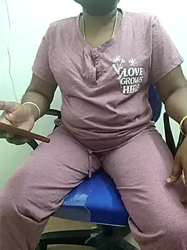 Snapshot of Tamil_roja69 chatting on 10.28.25 Tamil roja69 online show from 10.28.25