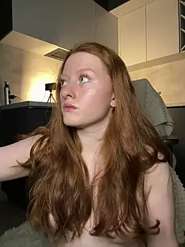 Snapshot of redhead_peach chatting on 03.21.25 redhead peach online show from 03.21.25