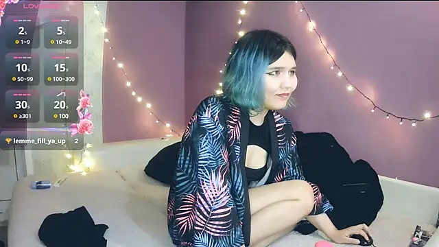 Snapshot of Saika_Chan chatting on 12.27.24 Saika Chan online show from 12.27.24