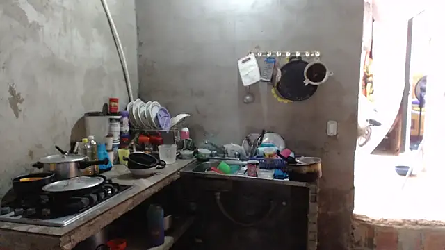 Coral0403 online show from 10.24.25