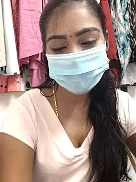 Snapshot of meena_27 chatting on 02.14.25 meena 27 online show from 02.14.25