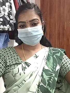 Snapshot of meena_27 chatting on 02.20.25 meena 27 online show from 02.20.25