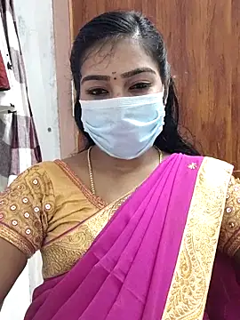 Snapshot of meena_27 chatting on 03.11.25 meena 27 online show from 03.11.25