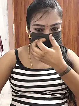 Snapshot of meena_27 chatting on 03.17.25 meena 27 online show from 03.17.25