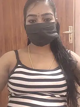 Snapshot of meena_27 chatting on 03.18.25 meena 27 online show from 03.18.25