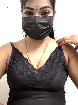 Snapshot of meena_27 chatting on 09.21.25 meena 27 online show from 09.21.25