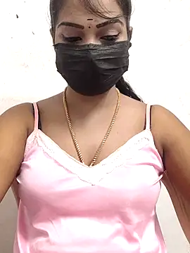 Snapshot of meena_27 chatting on 09.27.25 meena 27 online show from 09.27.25