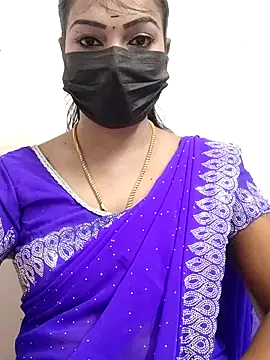 Snapshot of meena_27 chatting on 10.17.25 meena 27 online show from 10.17.25