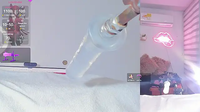 Maria Jones  online show from 04.17.26