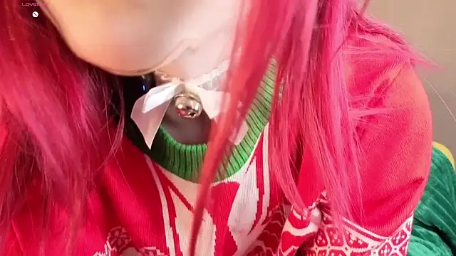 Snapshot of OhYumiYes chatting on 12.19.25 OhYumiYes online show from 12.19.25