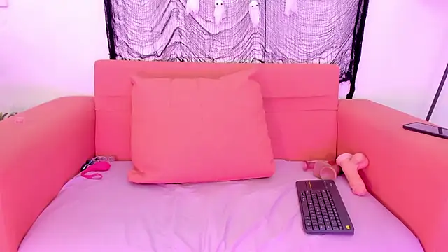 Snapshot of CATTLEYA_BIANCHI145 chatting on 10.22.25 CATTLEYA BIANCHI145 online show from 10.22.25