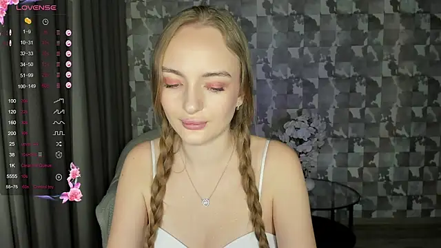 Snapshot of A_delina chatting on 02.04.25 A delina online show from 02.04.25