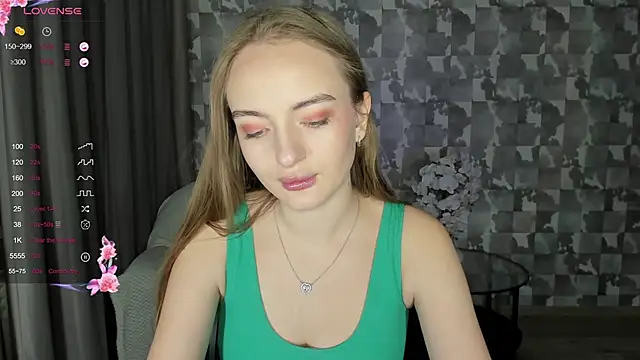 Snapshot of A_delina chatting on 02.07.25 A delina online show from 02.07.25