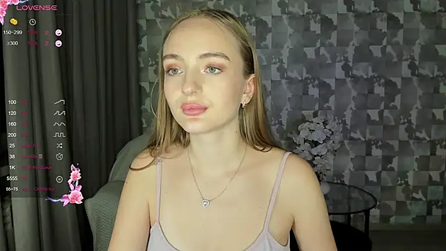 Snapshot of A_delina chatting on 02.08.25 A delina online show from 02.08.25