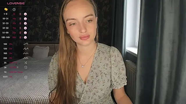 Snapshot of A_delina chatting on 09.18.25 A delina online show from 09.18.25