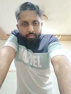 Snapshot of carria_homes chatting on 12.28.24 carria homes online show from 12.28.24