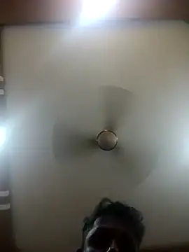 Snapshot of carria_homes chatting on 12.28.24 carria homes online show from 12.28.24